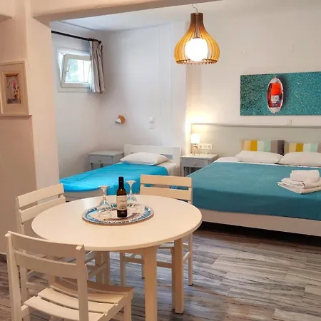 Ragousis Apartment Páros