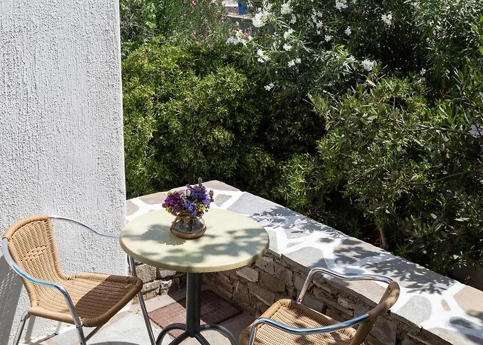 Ragousis * Parikia (Paros)