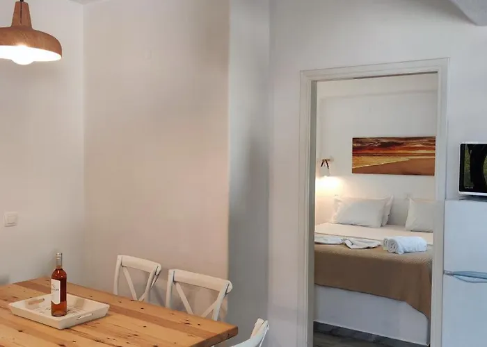 Ragousis Parikia (Paros)