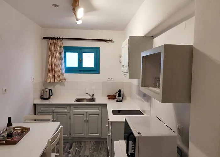 Ragousis * Parikia (Paros)